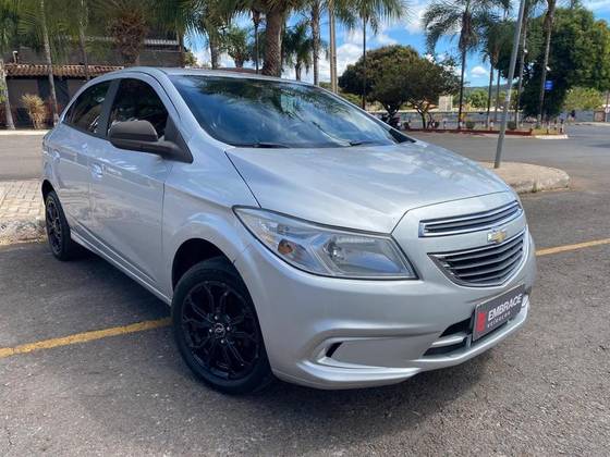 CHEVROLET ONIX 1.0 MPFI LS 8V FLEX 4P MANUAL CHEVROLET ONIX 1.0 MPFI LS 8V FLEX 4P MANUAL